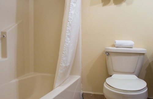 West San Antonio Hotel | Pinn Road Inn and Suites