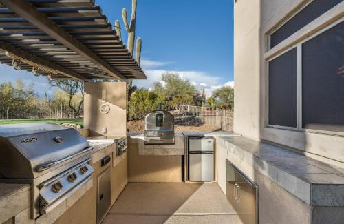 Pinnacle Foothills House | Pinnacle Perfection by Porter Heated Pool Spa w Outdoor Putting Green