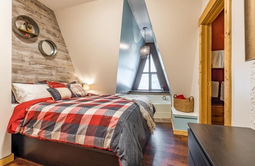 Silver Star Mountain Apartment | Pinnacles Hawk's Nest