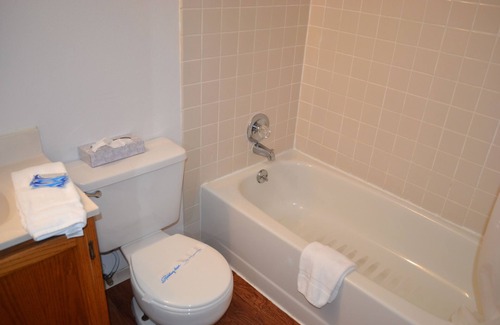 Homer Hotel | Pioneer Inn Downtown