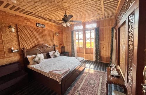 Dal Lake Apartment | Piper Palace