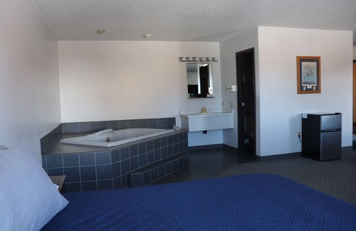 Clearbrook Hotel | Piper's Inn