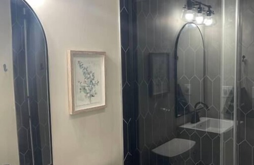 Hamilton House | Piper's Place - 2 Bedroom House in DT Hamilton
