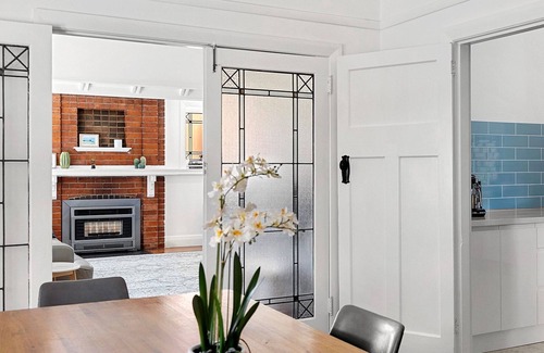 Yarrawonga House | Pipers Rest located in the heart of yarrawonga. plenty of parking for boats and trailer.