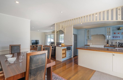 Whitianga House | Pipi Dune Villa - Whitianga Holiday Home