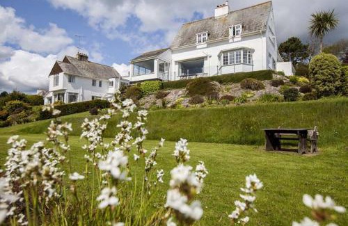 Dittisham House | Pipiriki - Spectacular views and outstanding garden in peaceful location