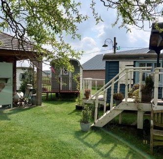 Netersel Bed & Breakfast | Pipowagen Biej Oma Neeske