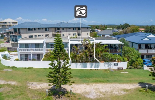 Yamba Apartment | Pippis on Pacific - fantastic two-level townhouse located opposite Yamba's beautiful Pippi Beach