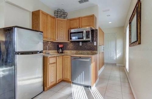 Gulf Harbors House | PIRATES PARADISE-Quiet Gulf Front Property near Clearwater/Tarpon Springs!
