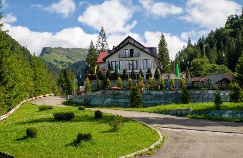 Capatanenii Pamanteni Hotel | Piscul Negru Hotel - Transfagarasan