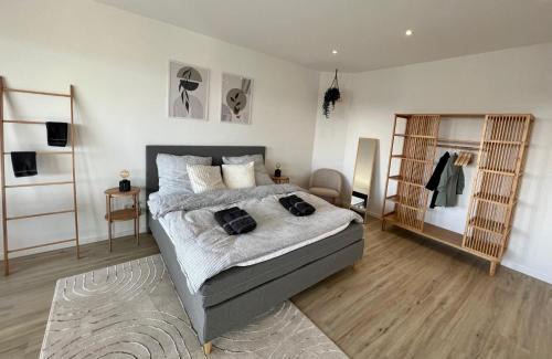 Emmerich Apartment | PISO SUPERIOR - Exklusives Apartment an der Promenade mit Rheinsicht & Loggia