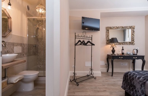 Pistoia House | Pistoia Luxury Suite