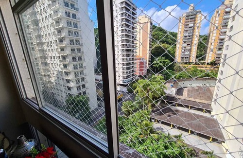 Guaruja Apartment | PITANGUEIRAS BEACH - 80 METERS FROM THE SEA - FOOT IN THE SAND - BEACH SERVICE - WIFI