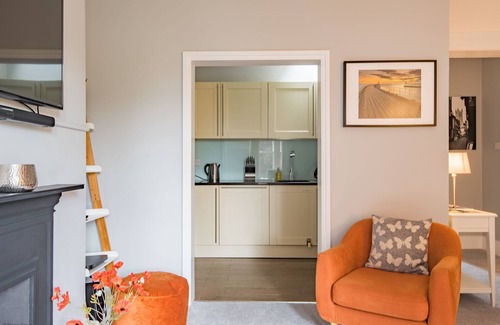 Canterbury Apartment | Pitch Perfect by Bloom Stays - comfortable apartment near City Centre with parking