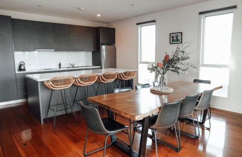 Port Campbell House | Pitcher Vista