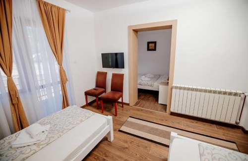 Pluzine House | Piva lake