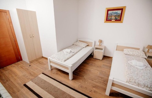 Pluzine House | Piva lake
