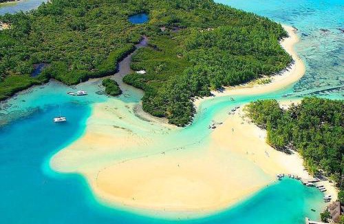 Trou d'Eau Douce Boat Rental | Pixel Cruise