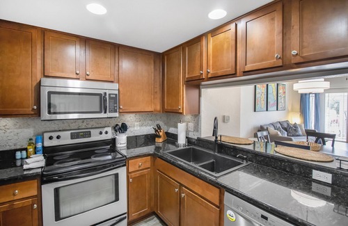 Gainesville Apartment | PJ's Gator Nest - Heart of Gator Country!