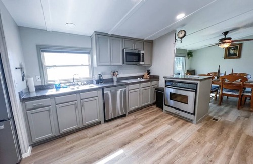 Graford House | PK Lakeside Lodge. Close to Rocker B- Sleeps 10