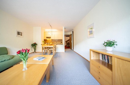 Vulpera Apartment | PL 202 Lichtdurchflutete Wohnung mit grossem Balkon Richtung Scuol