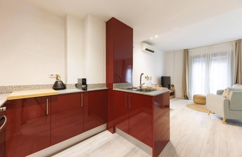 el Mercadal Apartment | Plaça Catalunya Studio - Holiday Apartment in Girona | Bravissimo