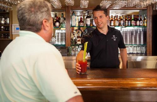 Plantagenet Hotel | Place 19-67 Restaurant Motel