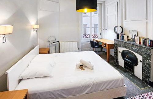 2nd Arrondissement Apartment | Place Carnot