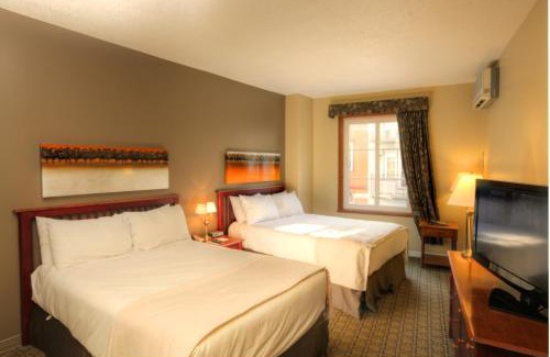 Mont-Tremblant Pedestrian Village Hotel | Place Saint Bernard Mont Tremblant