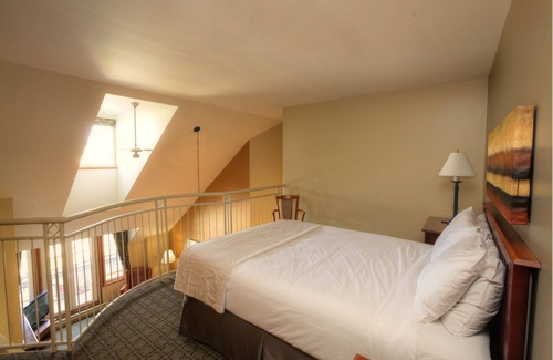 Mont-Tremblant Pedestrian Village Hotel | Place St-Bernard