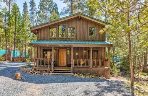 North Wawona House | Place to Call Home - Cabin INSIDE Yosemite - Dog Friendly