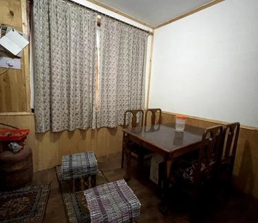 Old Manali Apartment | Place To Reborn