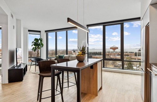 Buzzard Point Apartment | Placemakr Buzzard Point