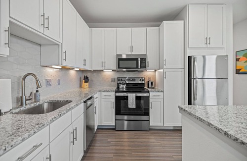 Waller Creek District Apartment | Placemakr Downtown Austin