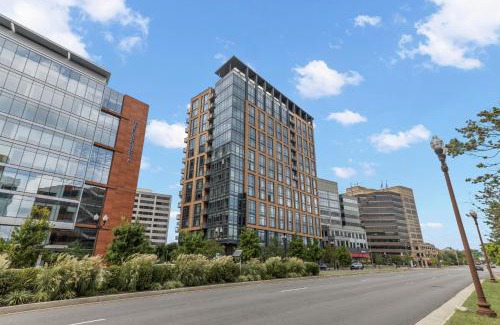 Bluemont Hotel | Placemakr Marymount Ballston