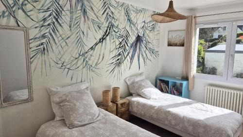 Perros-Guirec Apartment | Plage à pied, avec parking et balcon