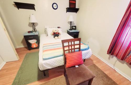 New Haven House | Plaid Room 3min From Yale Univ