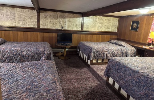 Douglas Hotel | plains motel