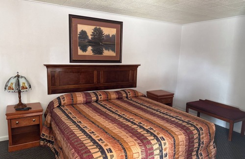 Douglas Hotel | plains motel