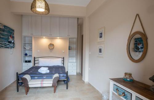 Plaka Apartment | Plaka on the water Ground floor