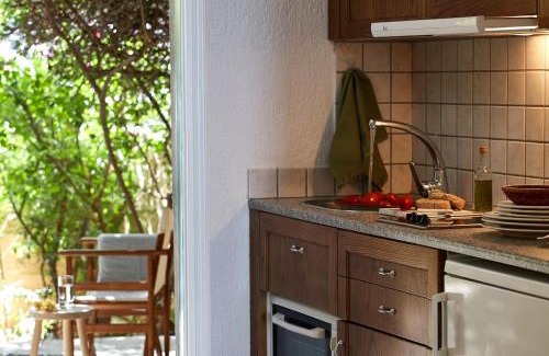 Plaka Apartment | Plaka Sea Front Residence