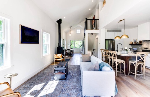 Shelter Island Heights House | Plan Your Perfect Summer Escape: Walk to Crescent Beach and to Pridwin!