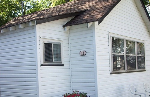 Gores Landing Cottage | Plank Road Cottages & Marina - 2 Bdrm - Rice Lake - Gore's Landing