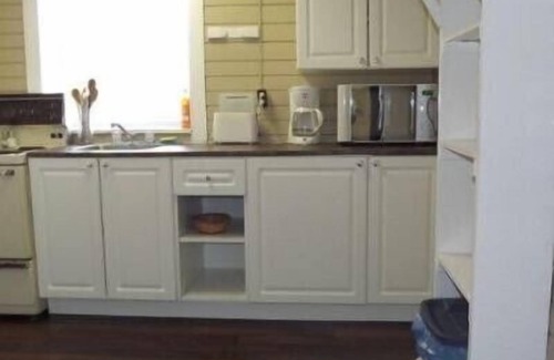 Gores Landing Cottage | Plank Road Cottages & Marina - 3 Bdrm - Rice Lake - Gore's Landing