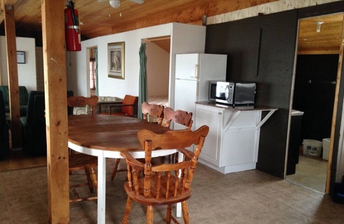 Gores Landing Cottage | Plank Road Cottages & Marina - 3 Bdrm - Rice Lake - Gore's Landing