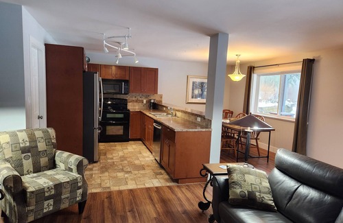 Duncan House | Planning a Golf or Winery Tour? SxS or MTB adventure? Working out of Town?