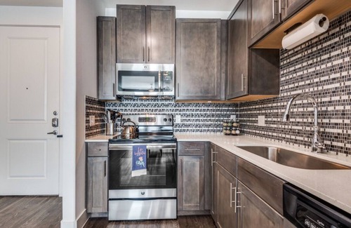 Legacy Park Apartment | Plano Tourist Hot Spot!