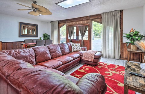 Durant House | Plant City Townhome: Near Fishing & Boating!