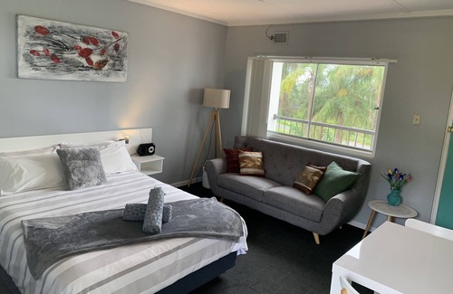Tyndale Hotel | Plantation Retro Motel Tyndale