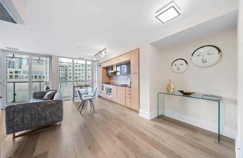 Toronto Entertainment District Apartment | PlanURstay - 2BR & 2BTH 300 Front Street West